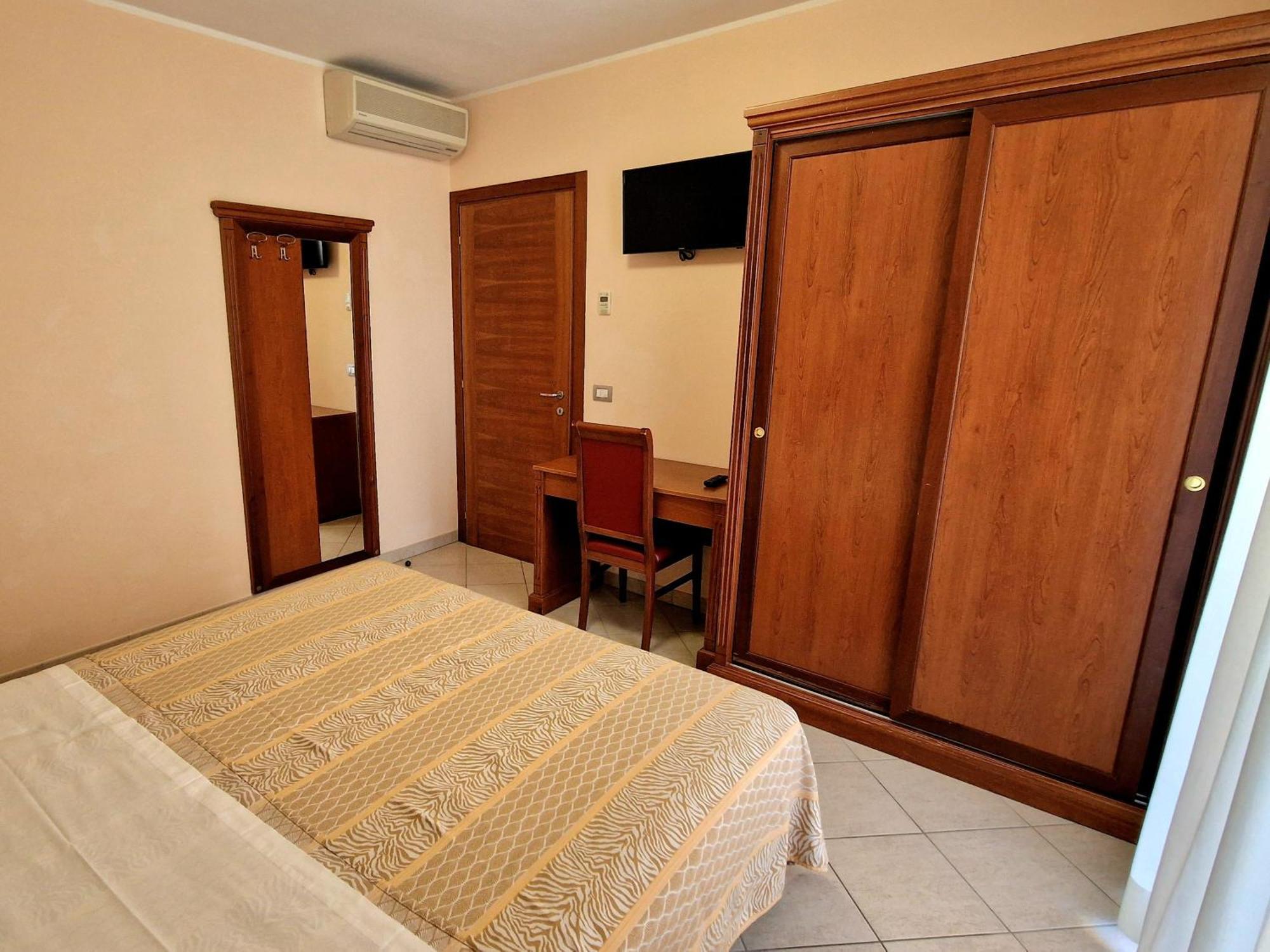 Residence Ducale Rimini Luaran gambar